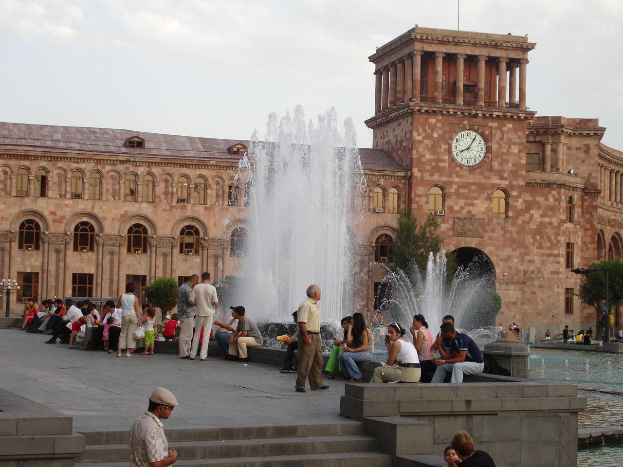 Площадь Республики Ереван сейчас