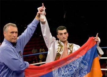 Ванес Мартиросян победил за серебряный пояс WBC