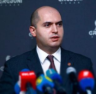 Министр образования и науки вручил сотрудникам медали министерства обороны