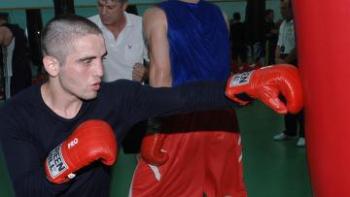 Давид Айрапетян вышел в 1/8 финала чемпионата мира по боксу
