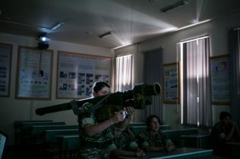 курсантки Степанакерсткой высшей военной школы