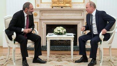 На полях ВЭФ состоялась встреча Путина с Пашиняном