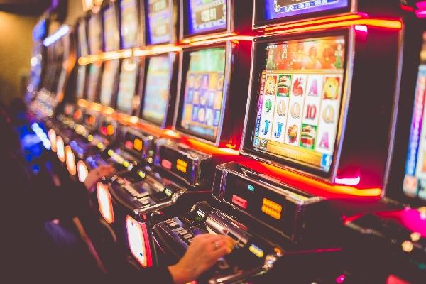Программа обыгрывает онлайн казино игровые аппараты купить без регистрации