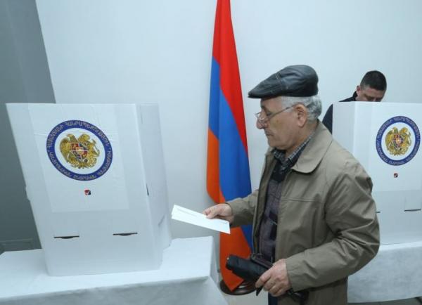 Избиратели Армении разочарованы и во власти, и в оппозиции