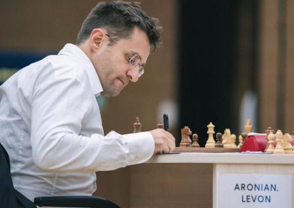 Аронян вышел в финал шахматного турнира, где сыграет с азербайджанцем Раджабовым