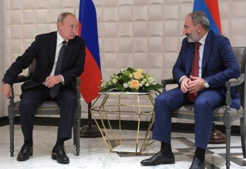 Путин и Пашинян обсудили урегулирование в Карабахе