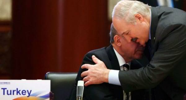 "Дожать" Лукашенко, не трогая Эрдогана: избирательный подход Евросоюза к Минску и Анкаре