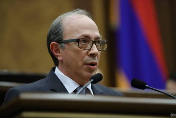  Глава МИД Армении подал в отставку 