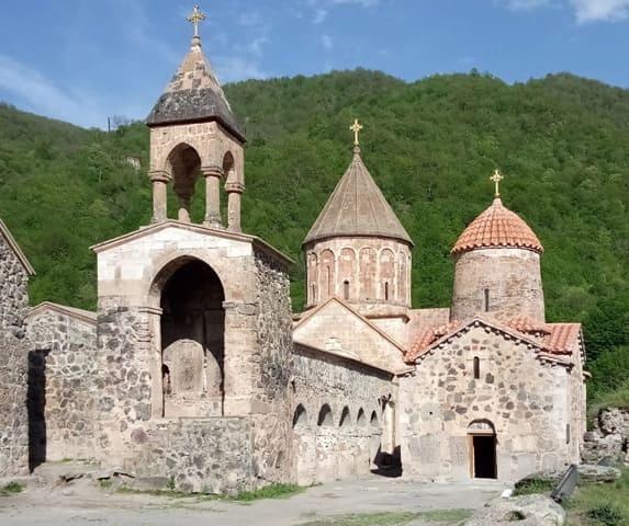 Отреставрированный монастырь Дадиванк