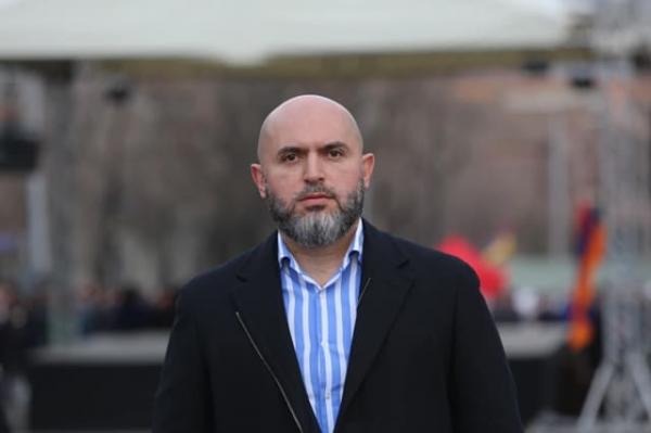 Конец Пашиняну должны поставить коллективные усилия всего армянского народа