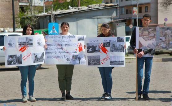 акция протеста в защиту армянских культурно-исторических памятников