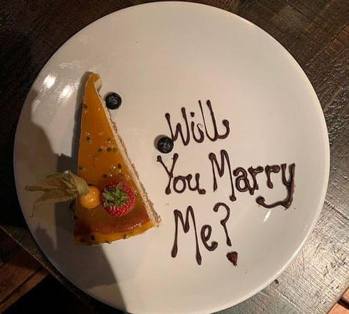 предложение руки и сердца