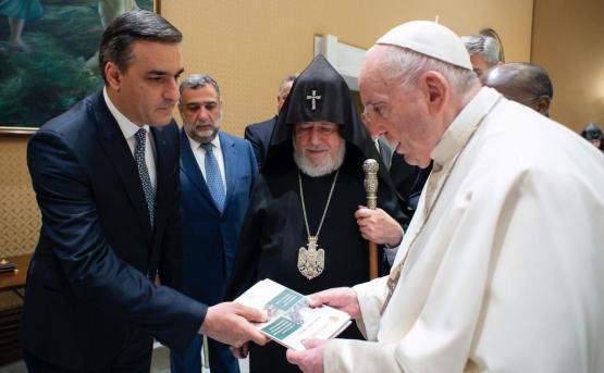 Арман Татоян и Папа Римский