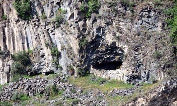 Ереванская пещера