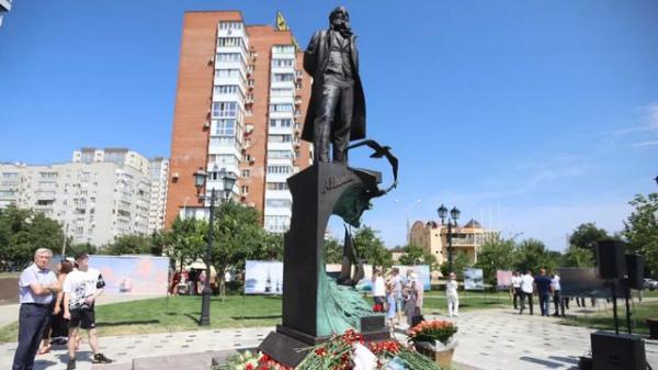 памятник в Краснодаре - Айвазовский