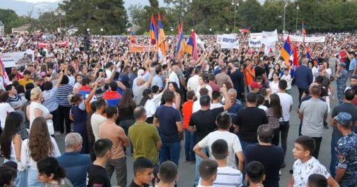 Шествие в Степанакерте призвало к единству и борьбе