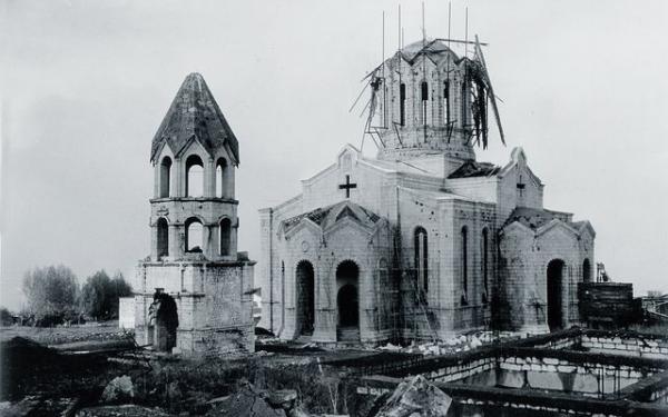 Разрушенная церковь Казанчецоц до освобождения Шуши в мае 1992 года