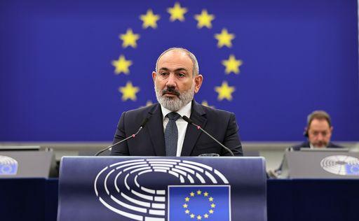 Пашинян в Европе хвастается фальшивой демократией в Армении 