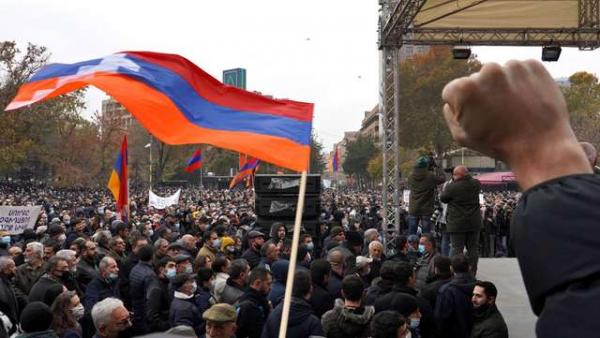 Пашинян знает, чего хотят армяне? Армяне хотят его отставки!