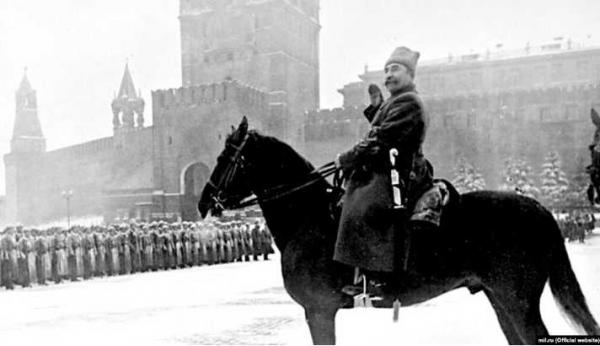 Семен Буденный, парад на Красной площади, 7 ноября 1941 год