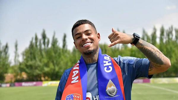 Хамес Сантос