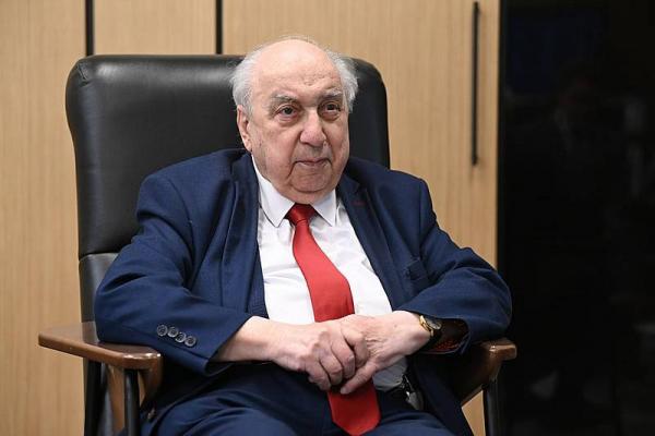 Александр Чубарьян