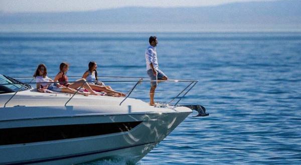 Ален Симонян с девочками