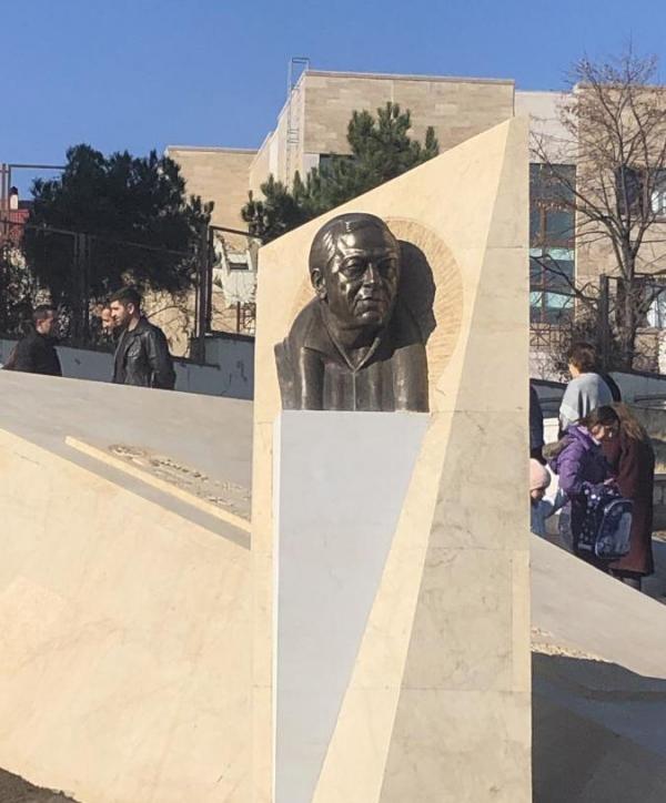 Левон Айрапетян