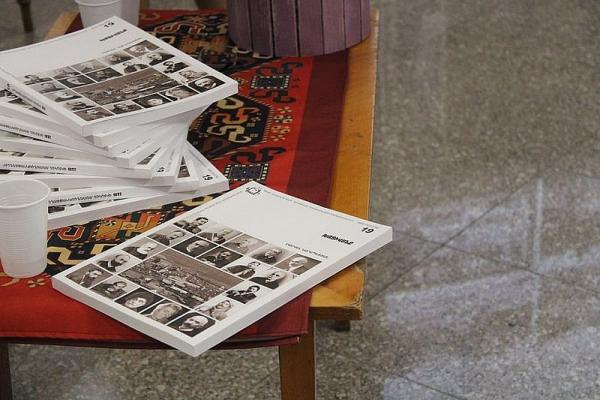 Историческое кладбище Ходживанка в книге Самвела Карапетяна