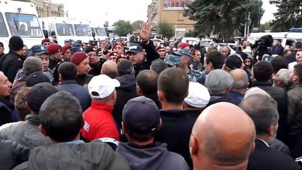 протесты в Гюмри задержание мэра