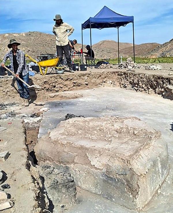 фундамент древнейшей из известных на сегодняшний день церквей в Арташате фундамент древнейшей из известных на сегодняшний день церквей в Арташате
