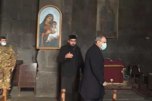 священник сисианской церкви