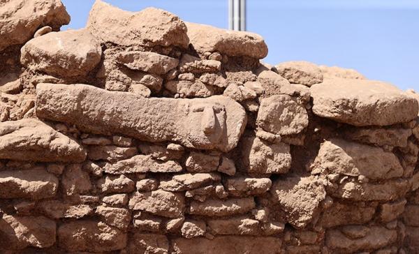 Неолитический амфитеатр и ритуальные скульптуры - Карахантепе Неолитический амфитеатр и ритуальные скульптуры - Карахантепе