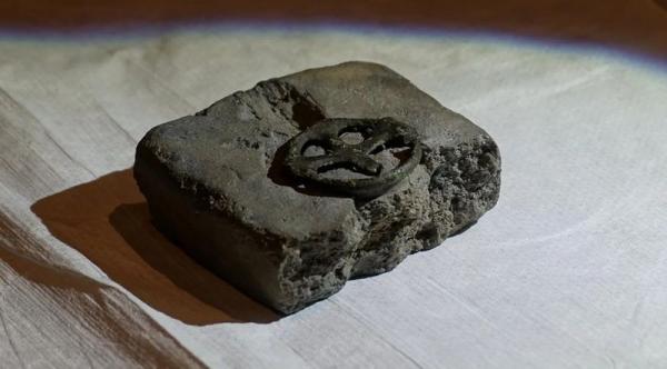 Бронзовый крест-колесо и литейная форма - Германия Бронзовый крест-колесо и литейная форма - Германия