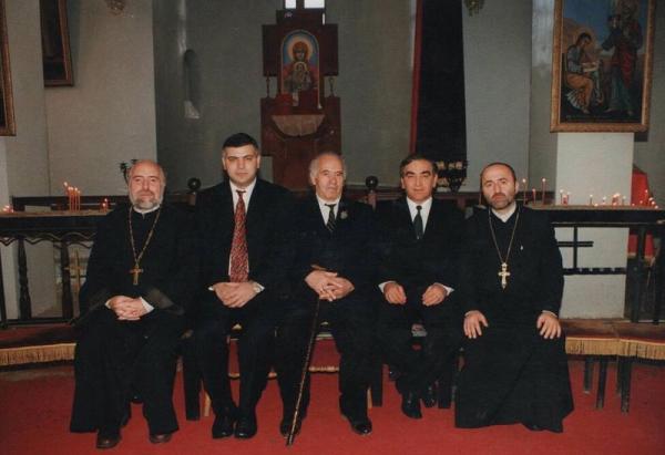 Рафик Маркарян в церкви Рафик Маркарян в церкви