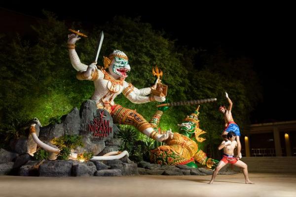 Шоу Сиам Нирамит