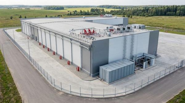 Современный складской комплекс с системой противопожарной защиты и пожарными резервуарами