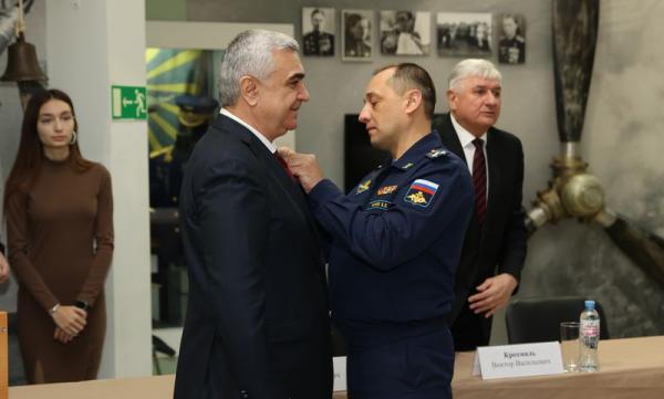 награждение Камо Айрапетяна медалью министерства обороны России награждение Камо Айрапетяна медалью министерства обороны России