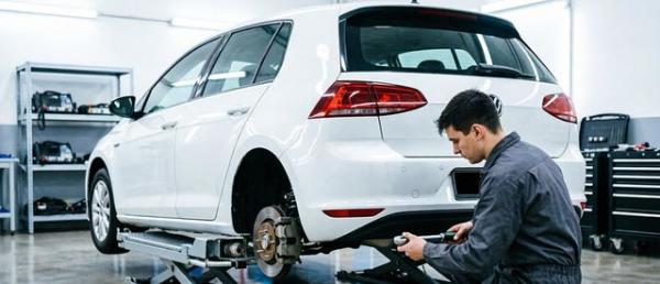 Volkswagen Golf 7 в автосервисе на обслуживании Volkswagen Golf 7 в автосервисе на обслуживании