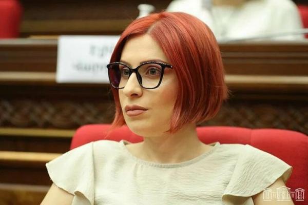Агнеса Хамоян Агнеса Хамоян