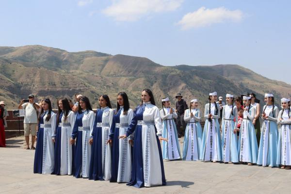 Вардавар в Гарни Вардавар в Гарни