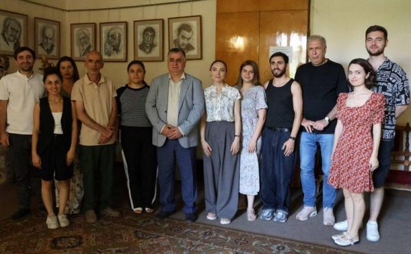 выпускники Школы имени Гали Новенц