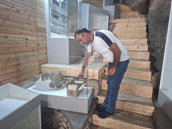 Археологический музей в пещере Арени