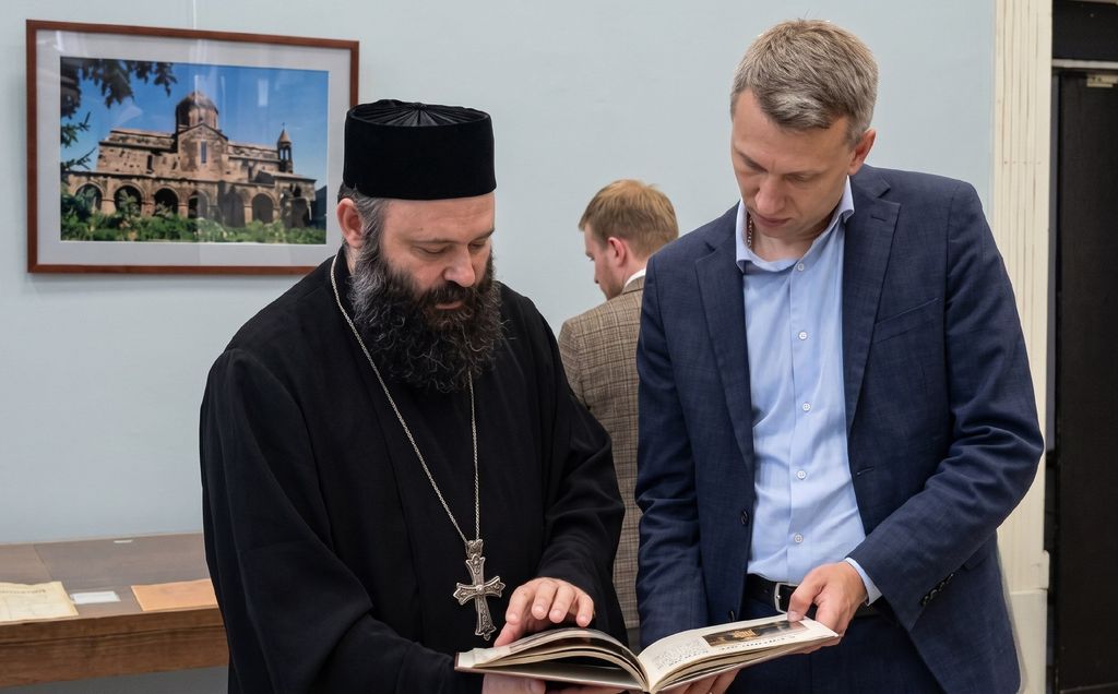 Новосибирск выставка книг Новосибирск выставка книг