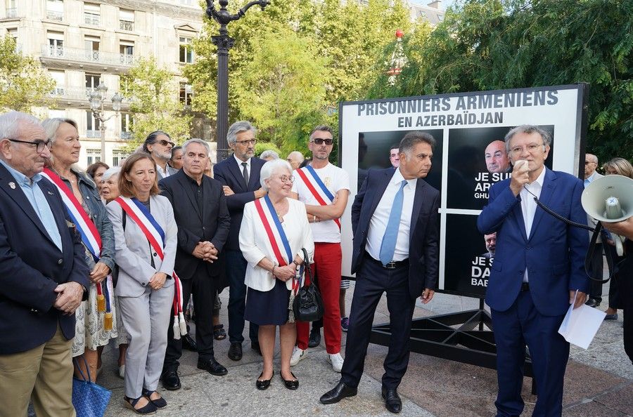 Мурад Папазян и Ара Торанян митинг в Париже