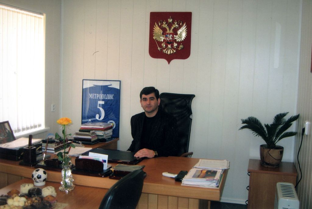Григорий Саакян в кабинете Григорий Саакян в кабинете