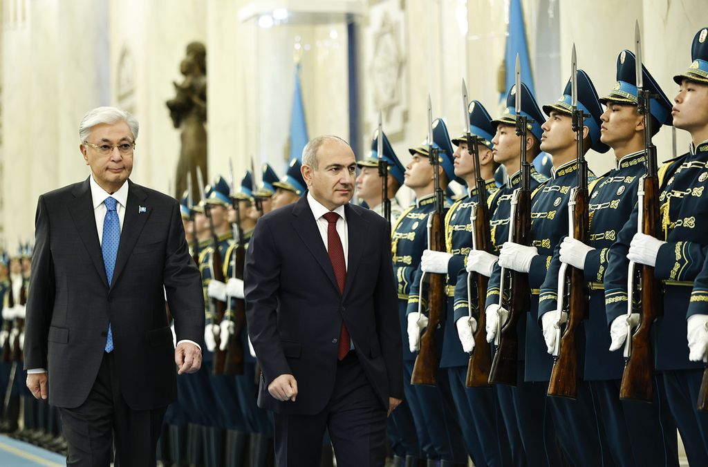 Касым-Жомарт Токаев и Никол Пашинян