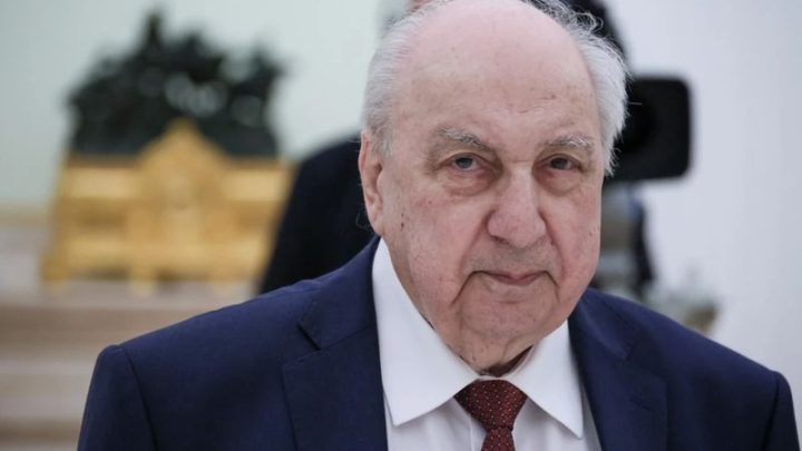 Александр Чубарьян