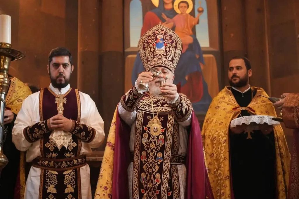архиепископ Езрас Нерсисян Армянская Церковь в Иваново