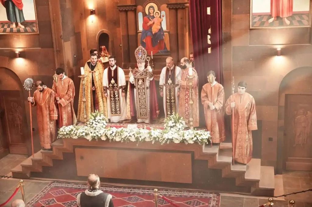 архиепископ Езрас Нерсисян Армянская Церковь в Иваново